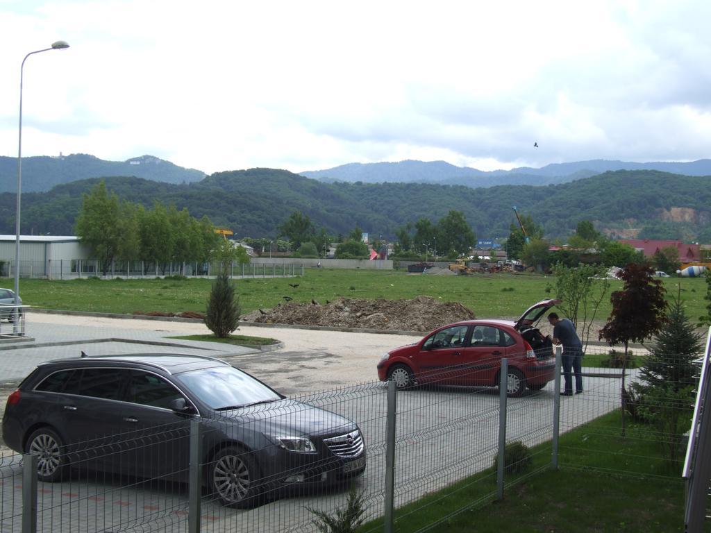Anca Apartment Braşov Buitenkant foto